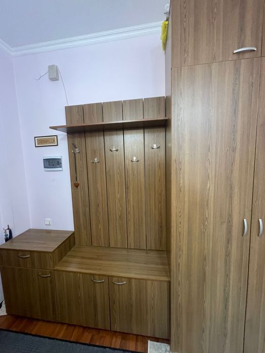 Прихожая шкаф вместительный