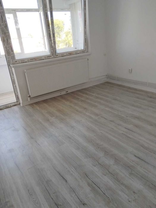 Garsoniera in Onesti,  etaj 3, renovata nou, zona centrala