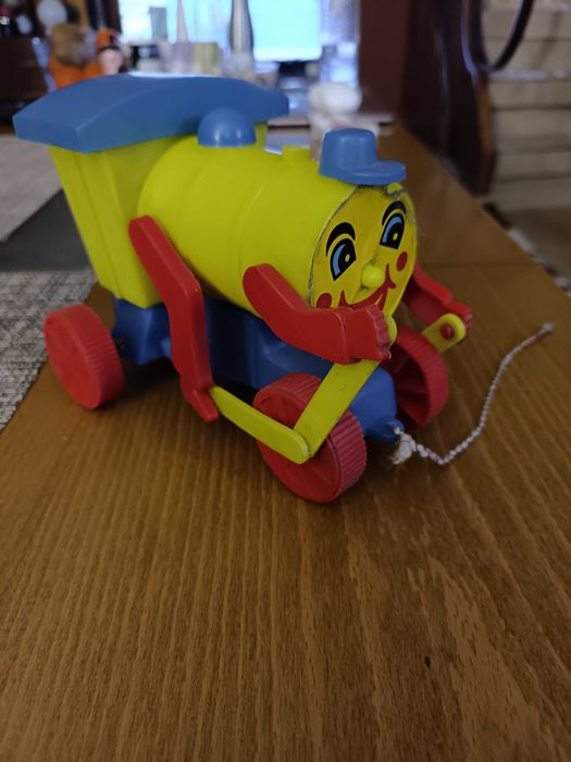 локомотив играчка