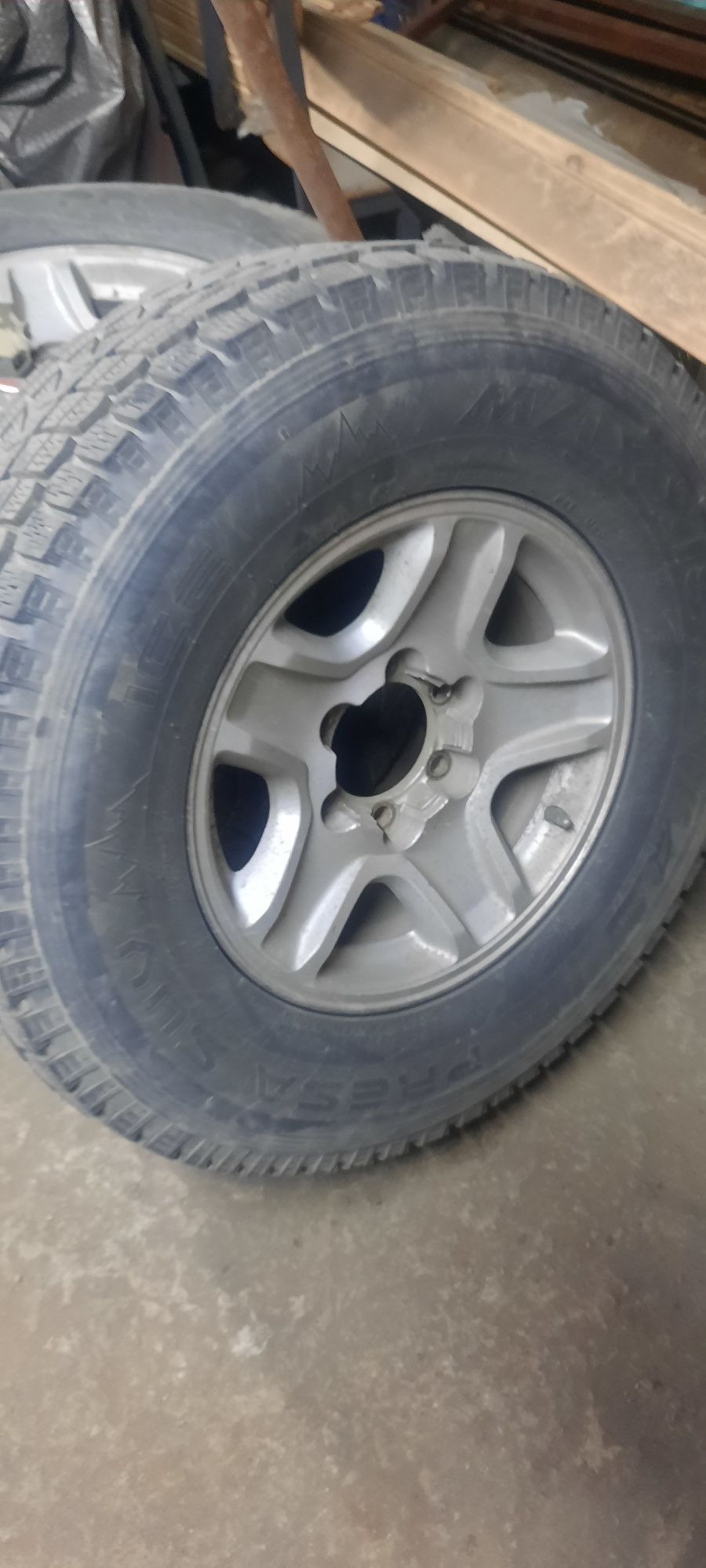 Шины в комплекте с дисками 265/70 R16