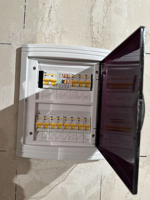 Электрик электромонтажник