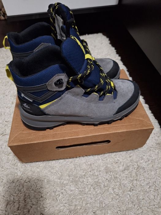 Ghete de iarnă din piele întoarsă ,impermeabile.