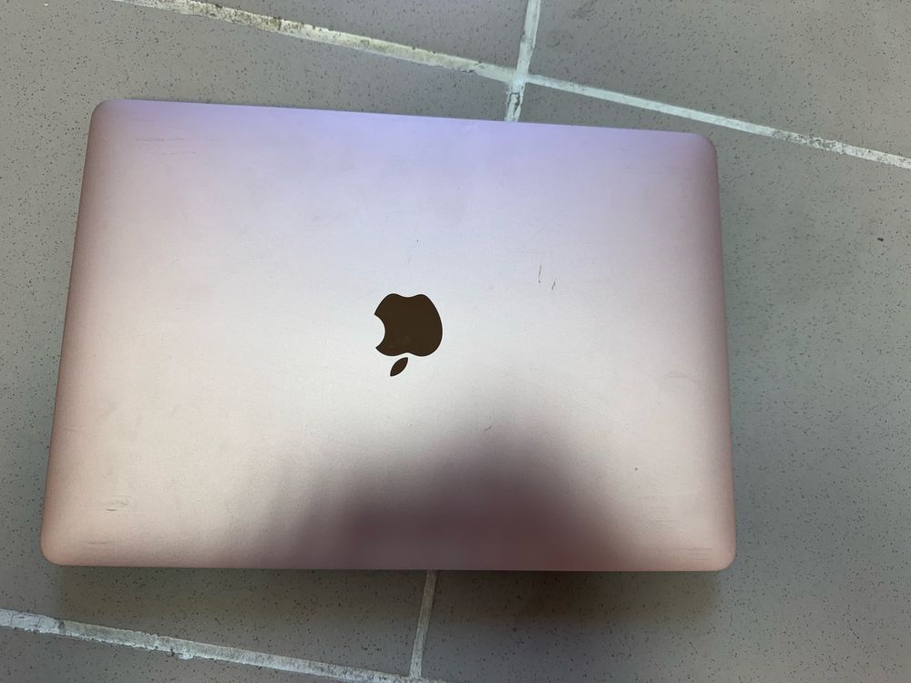 Лаптоп Apple MacBook Air 2019 - заключен с iCloud, за части