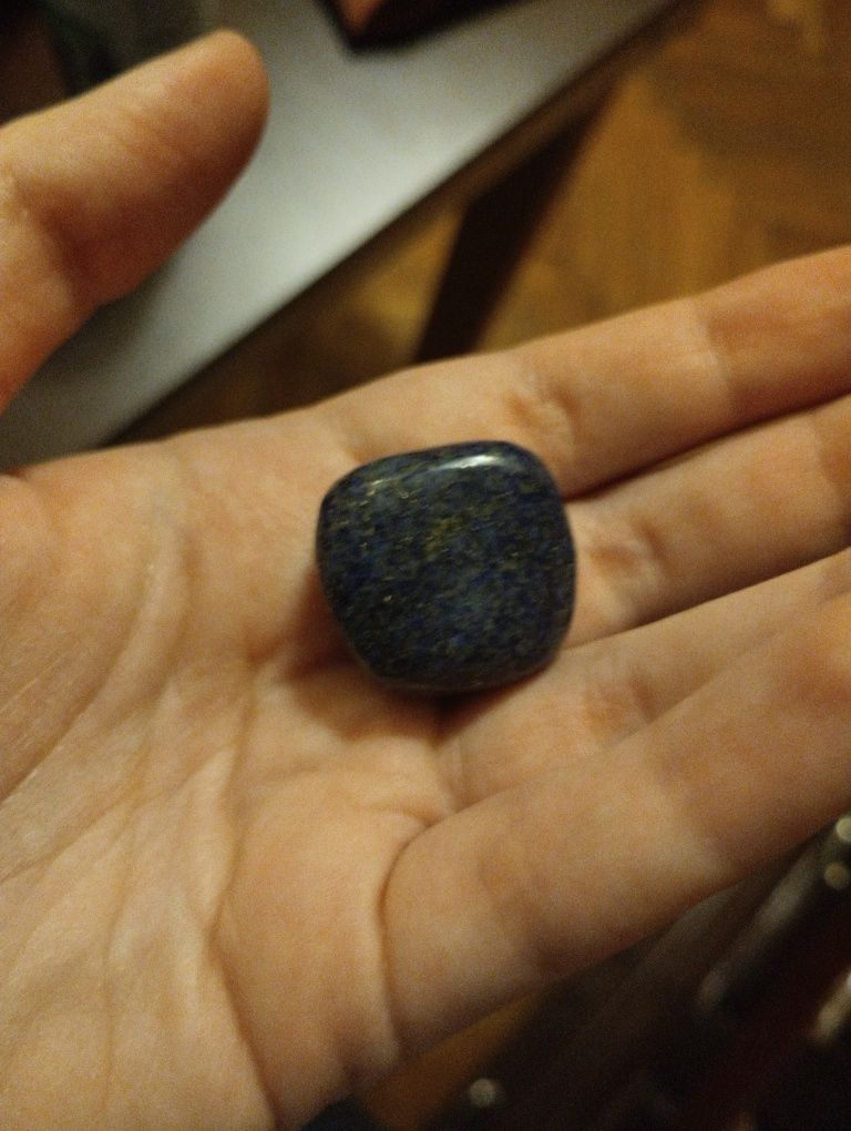 Естествен камък лапис лазули