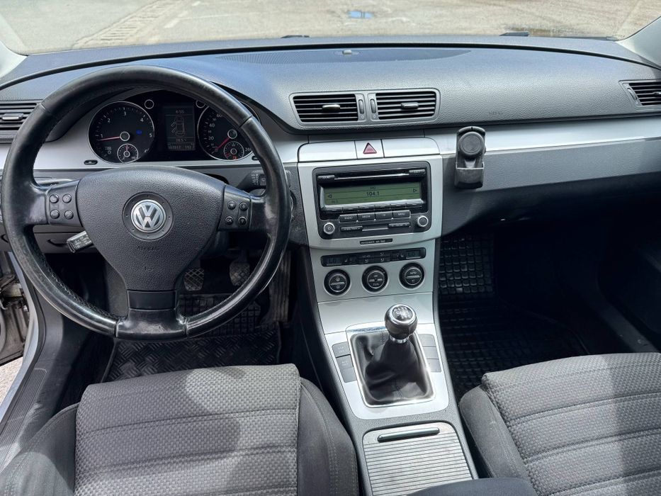 Passat  E 5.                         .