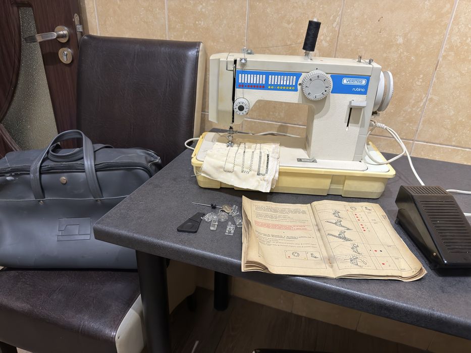 Masina de cusut brodat festonat VERITAS Germania