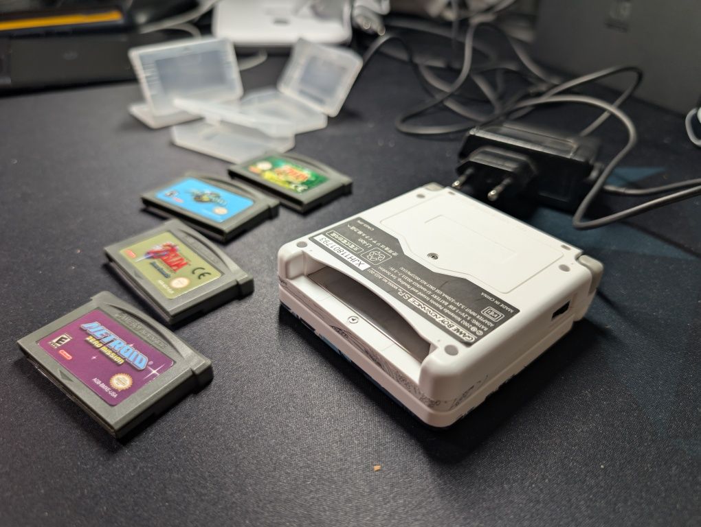 Gameboy advance SP в отличном состоянии