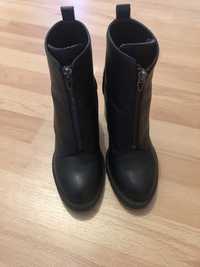 Botine scurte Bershka