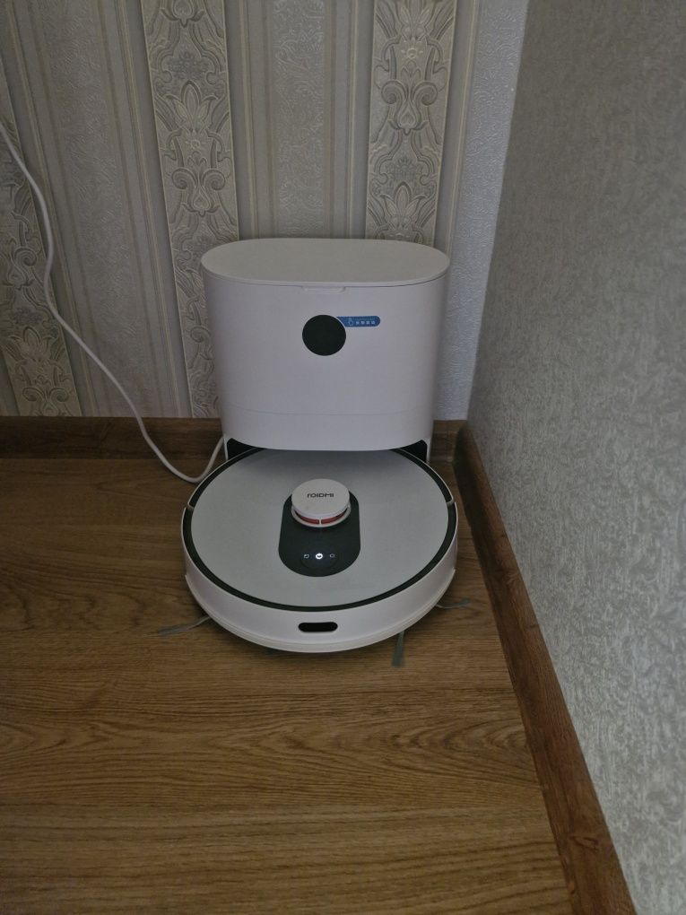 Продам робот пылесос roidmi eve plus