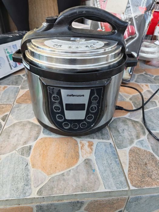 Електрическа тенджера