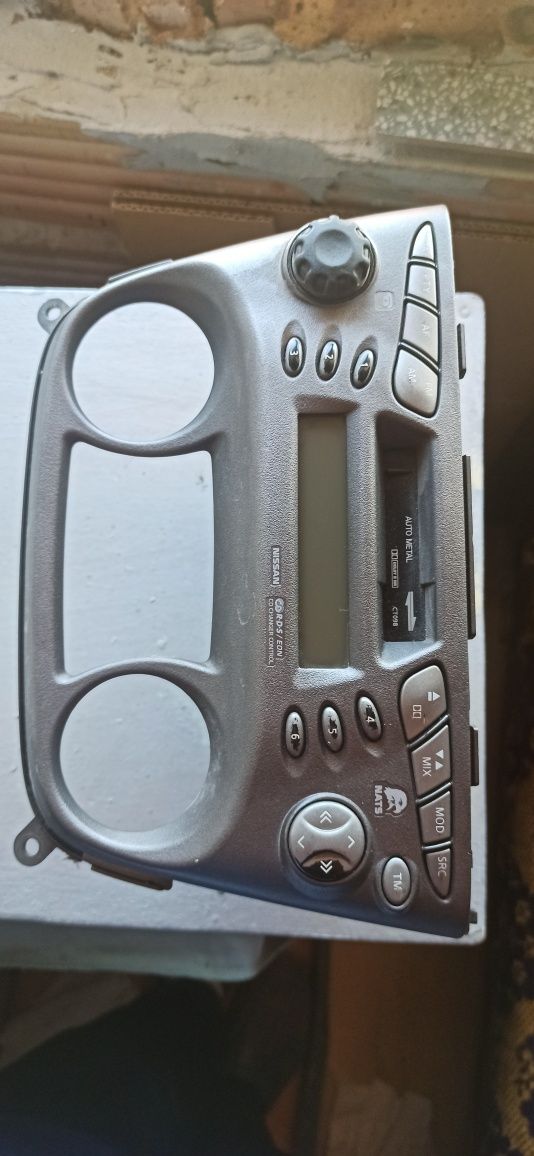 Оригинален радиокасетофон за Nissan Almera