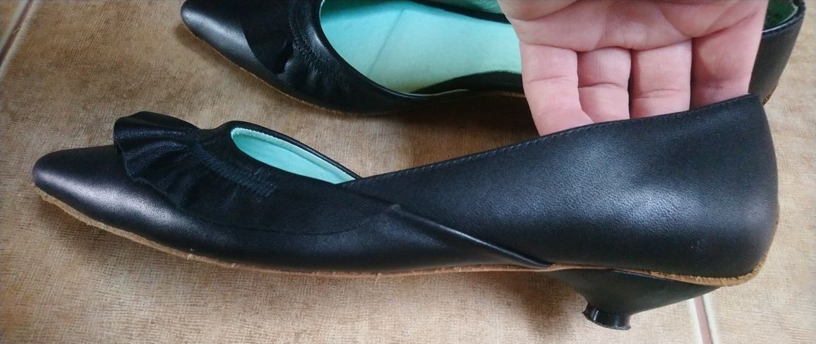 37 pantofi piele J. Shoes ca noi