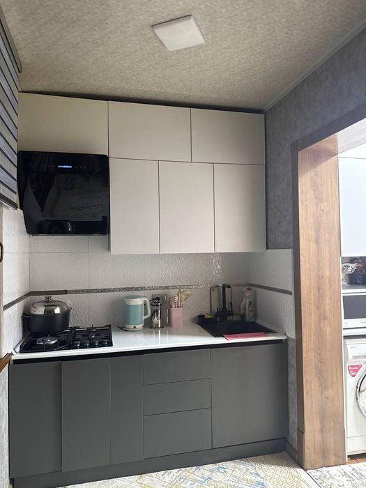 Юнусобод 14 квартал 1 этаж 2 хонали уй йол юзида сотилади