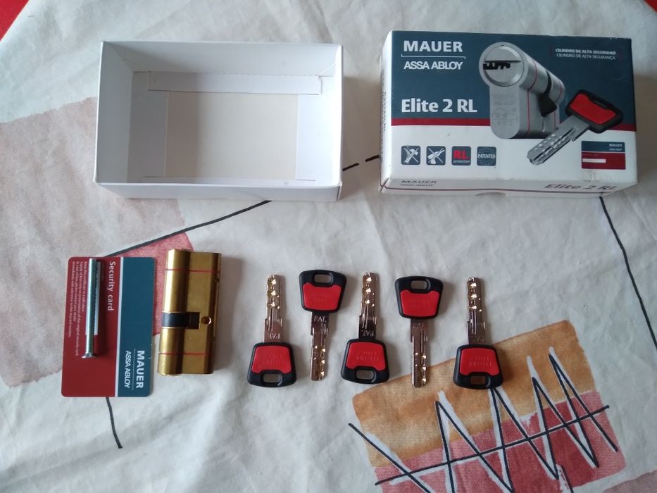 Butuc de usa metalica