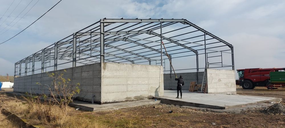 Vand hala metalica 8x27x4 Livram în Toata Țara