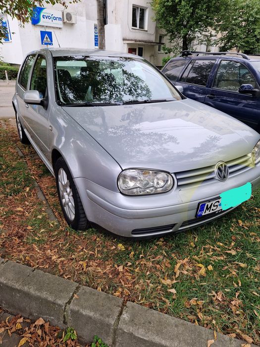 Vând golf4 2004 1,6 16 valve