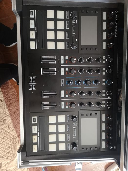 Consola Traktor S5, cu case dedicat.
