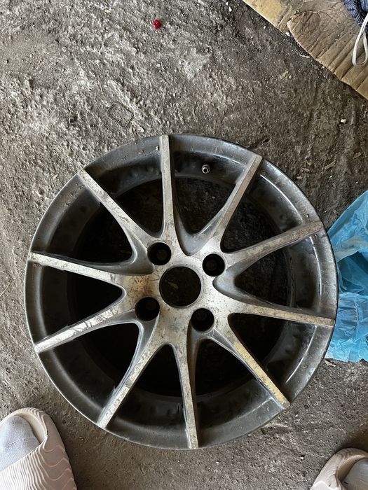 Продам зимнию резину с дисками р14 и еще компл дисков на 14