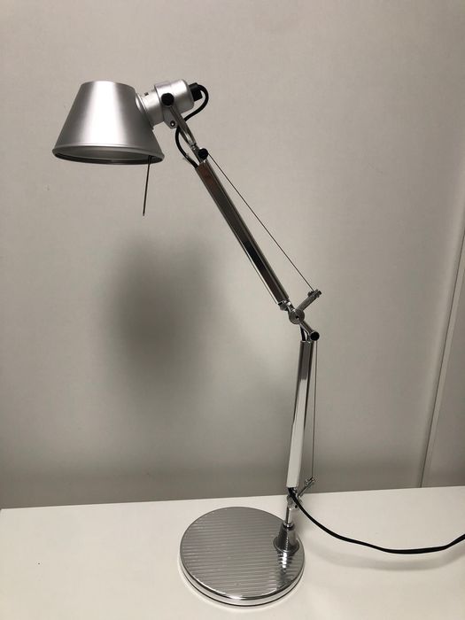 Artemide lampa masa