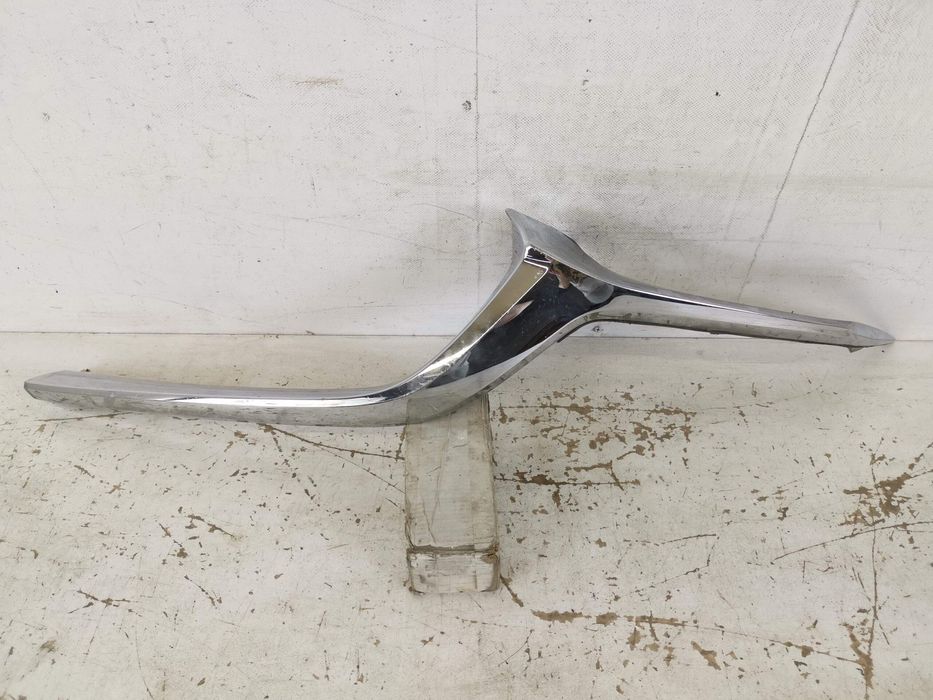 Мазда CX-30 / Mazda CX-30 [ - ] Хромиран орнамент отляво на централнат