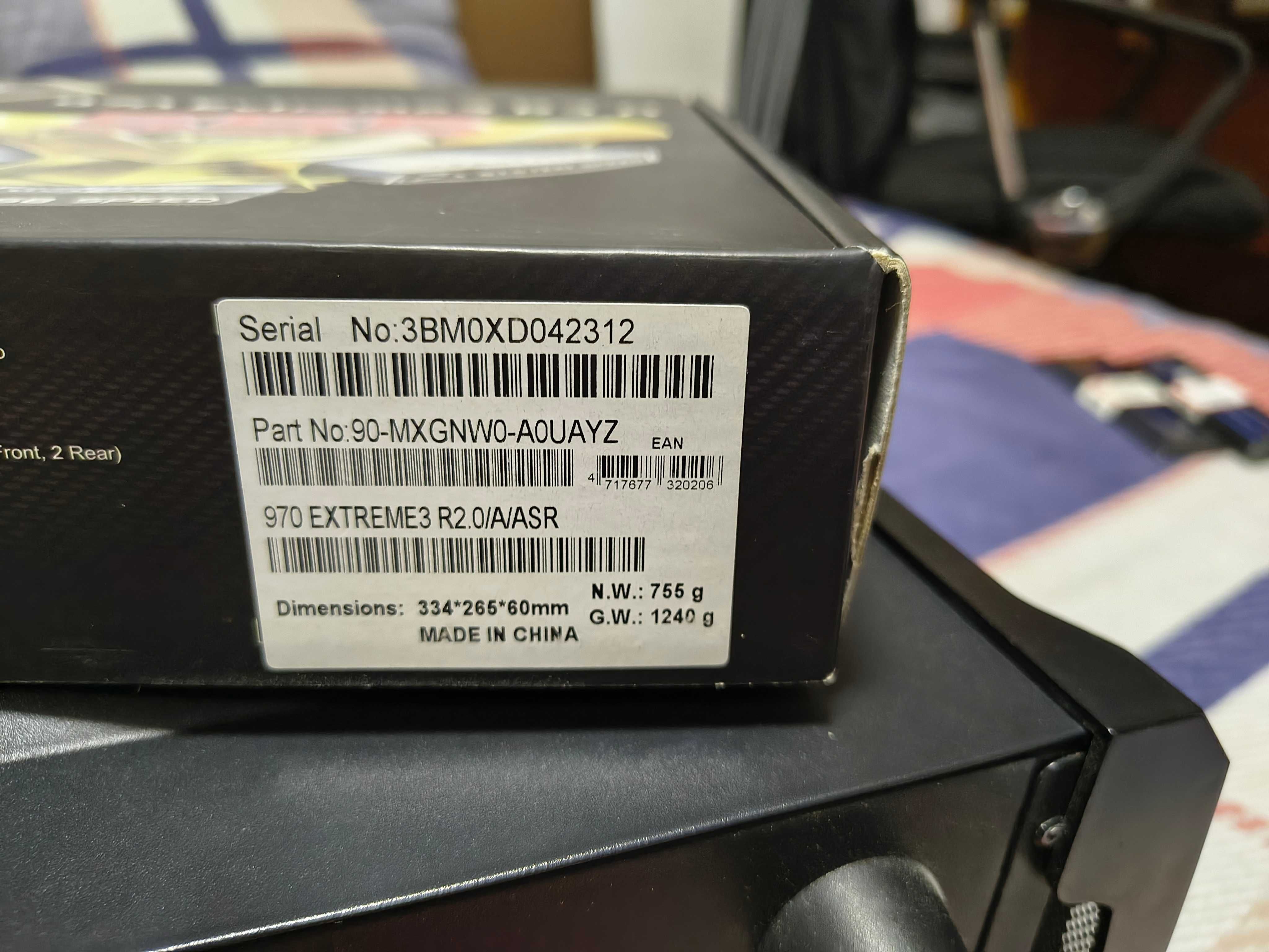 Продавам дъно ASROSK 970 Xtreme 3 и процесор AMD FX 8320 Black Edition