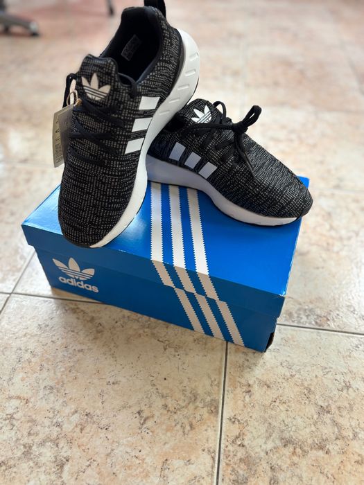 Детски маратонки Adidas Swift Run 2