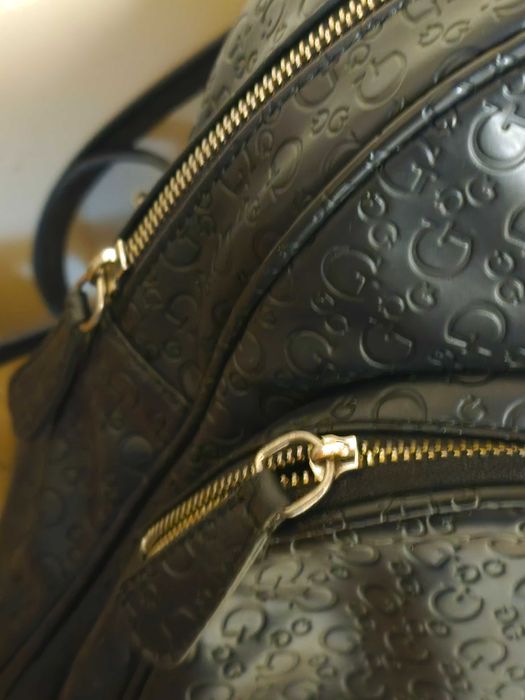 Guess оригинална дамска раница