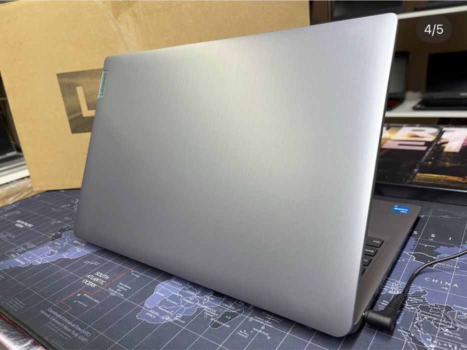 Ноутбук Lenovo - Core i3-1215U/8Gb/SSD256Gb