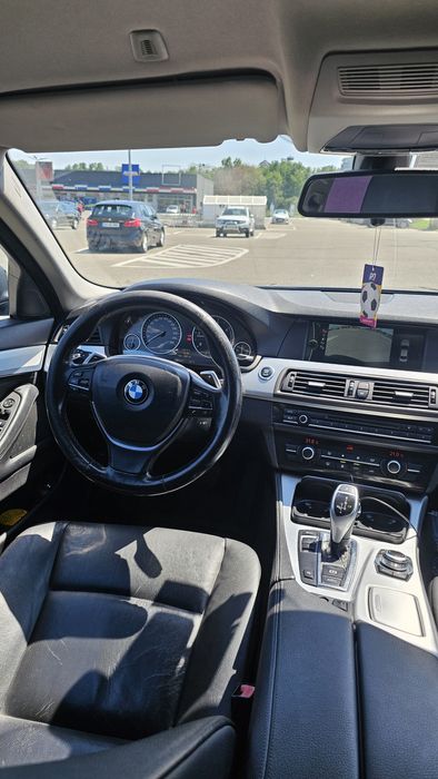 BMW F10 520 D, automat, An 2010, 280.000 km, pret 10.900 €, ușor neg.