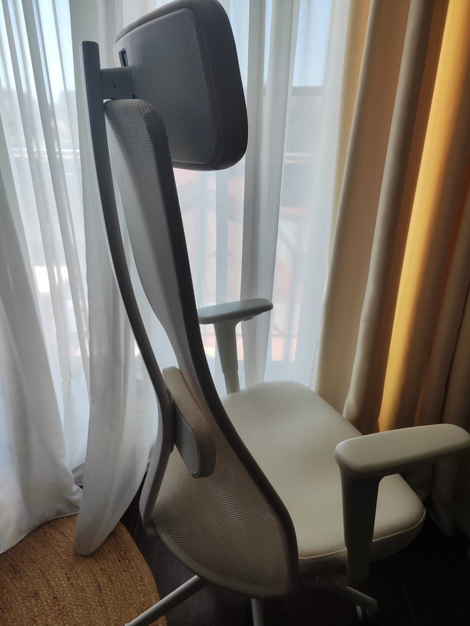 Scaun birou IKEA JÄRVFJÄLLET alb