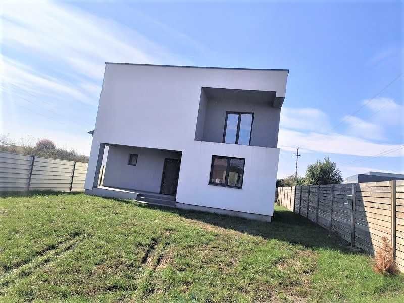 Ocazie  Casă spațioasă și modernă într-o zonă liniștită!
