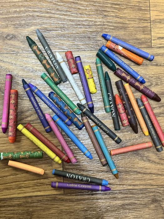 Канцелярия, карандаши, линейки, резинки