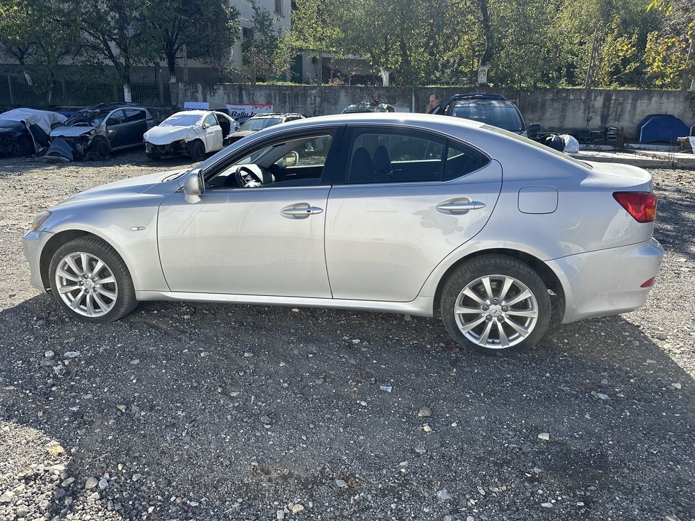 Lexus IS 220d 177 кс На части!