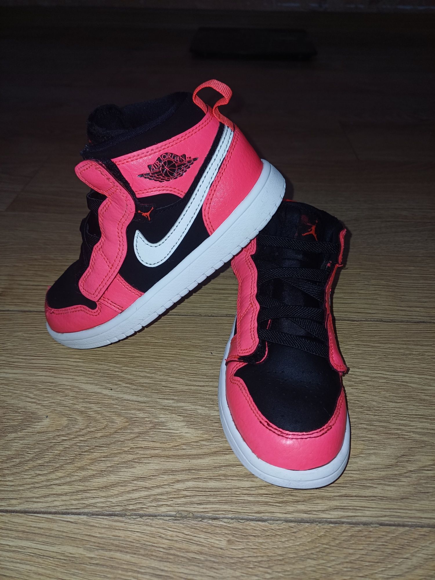 Маратонки Nike air Jordan