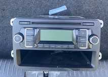 Vând casetofon golf 6