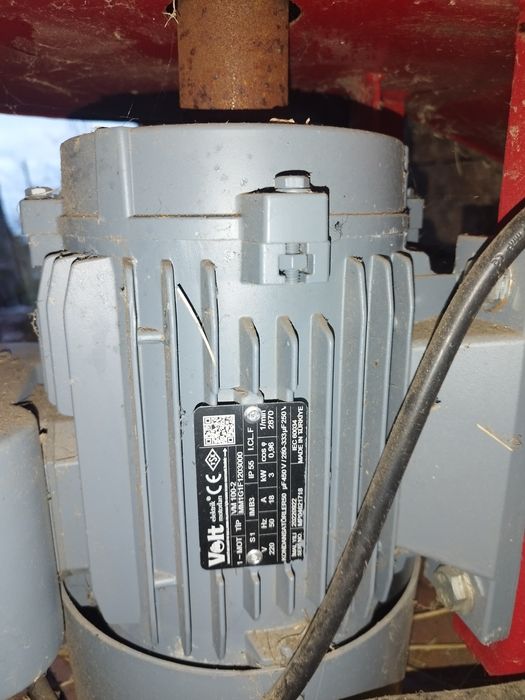 Машина за мелене на сено.