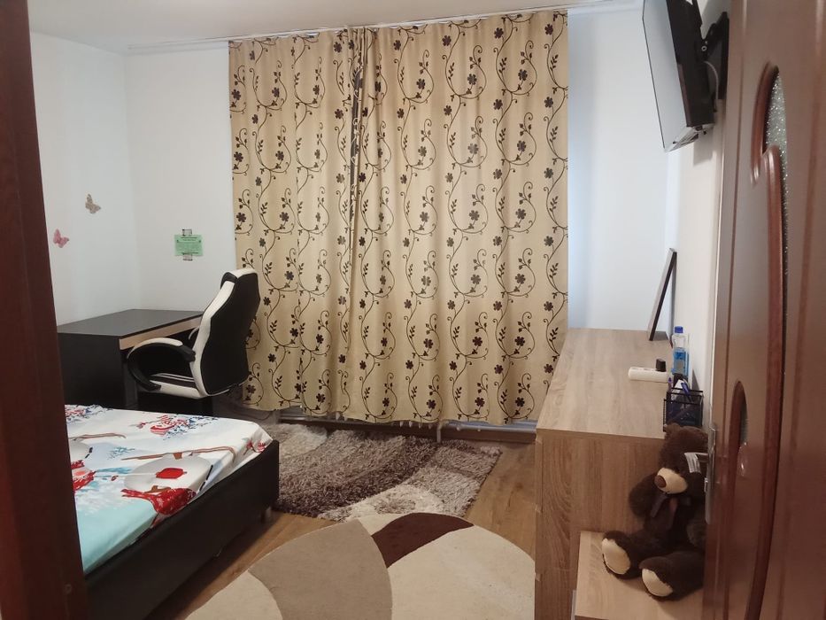 Vând apartament 81mp