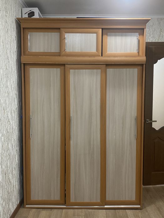 Шкаф продам. Срочно.