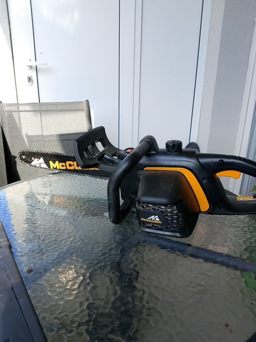 Електрически трион, за рязане на  дърва