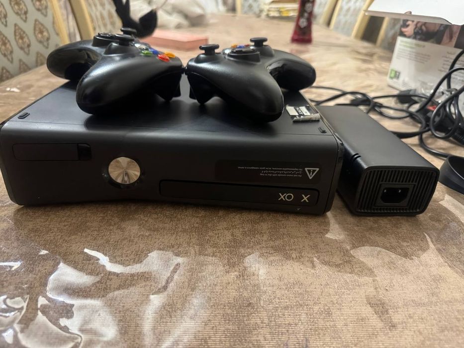 Продам Xbox 360S Console