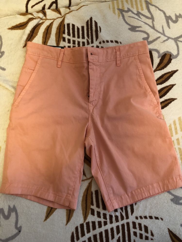 Pantaloni hugo boss noi cu eticheta