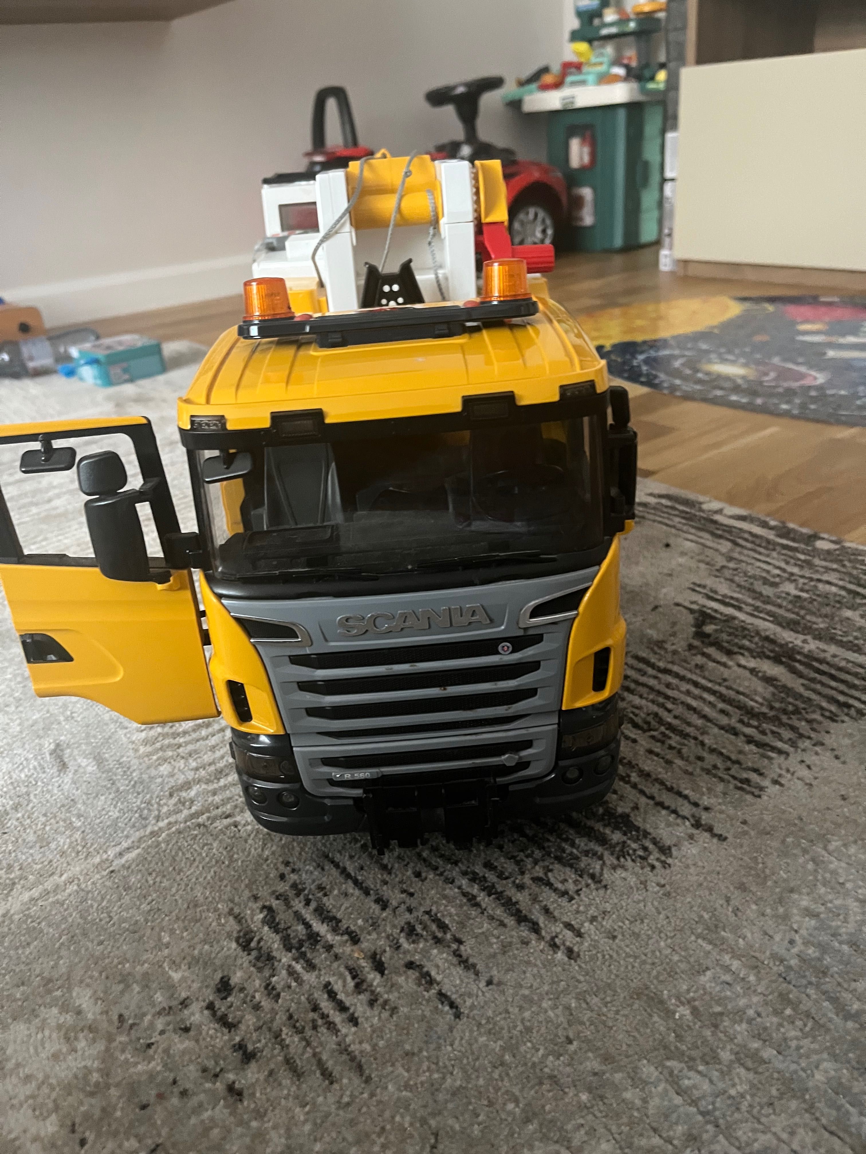 Jucărie Camion Scania cu macara Liebherr