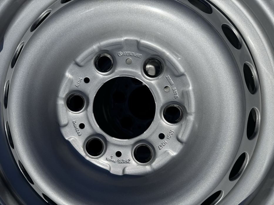 Jante Mercedes sprinter Noi 225 75 16 C Continental iarna Noi