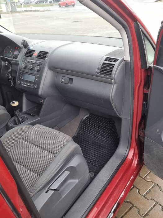 Vand wolswagen turan din 2004 1.9 tdi 105 cai