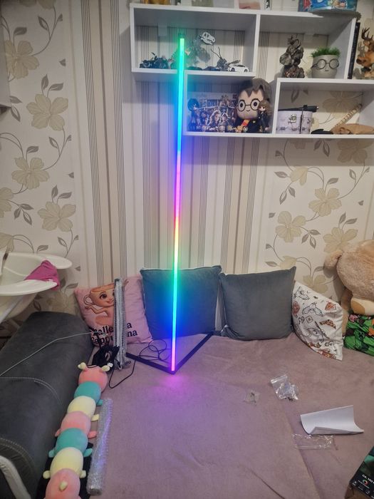 RGB подови пури Grundig 140 см.