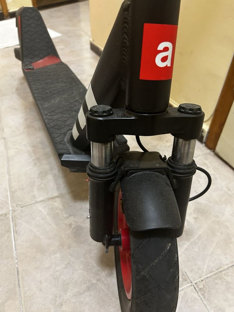 Aprillia eSR2 ел.тротинетка