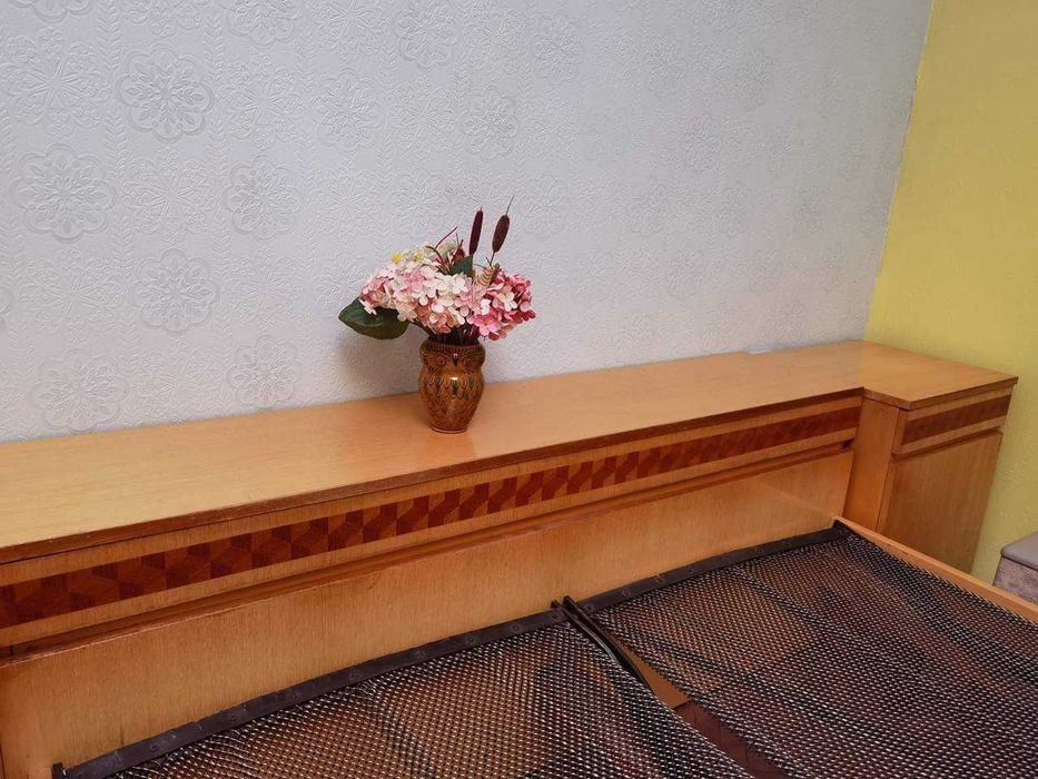 Красиви Спалня, ракла и нощни шкафчета