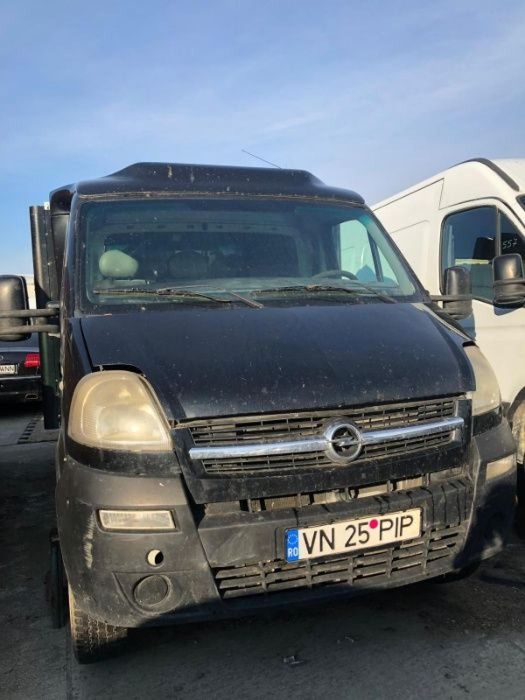 Dezmembrez Opel Movano, motor 2.5, an 2005
