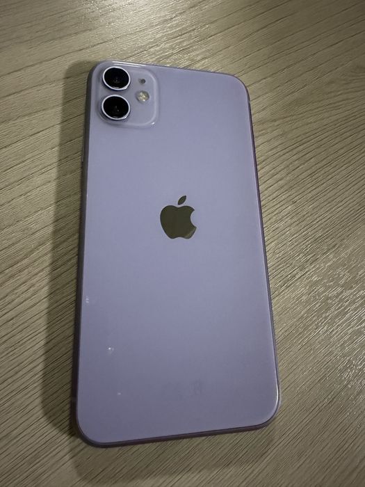 iPhone 11 • 64GB